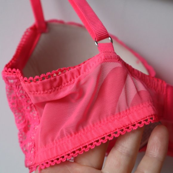 Victoria's Secret Pink Padded Bra, Size 32C - Picture 5 of 9